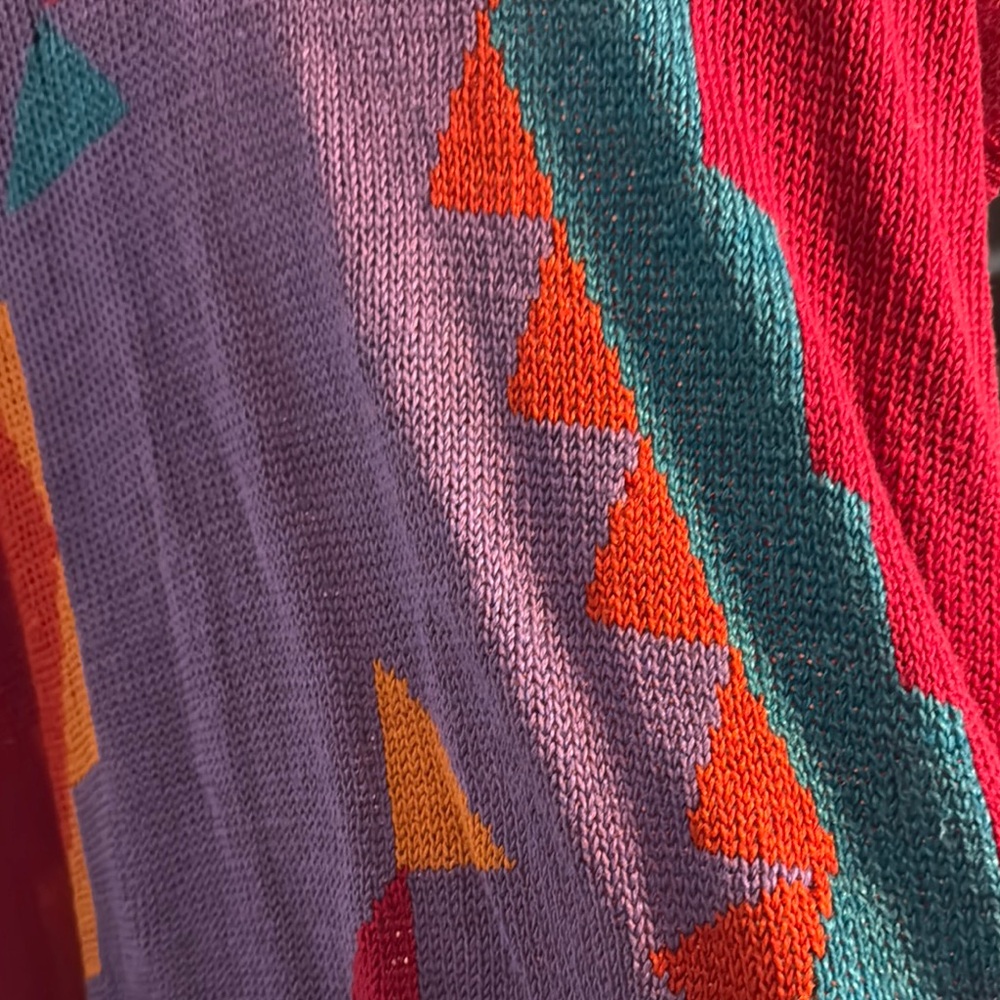 Colorful Geometric Knit Top - Picture 4 of 6